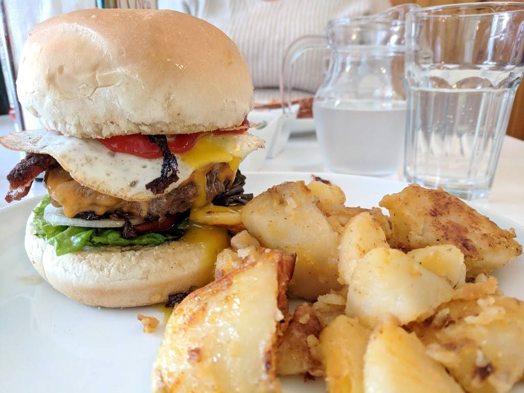 Gage Park Diner | restaurant | 975 Main St E, Hamilton, ON L8M 1N2, Canada | 2893898333 OR +1 289-389-8333