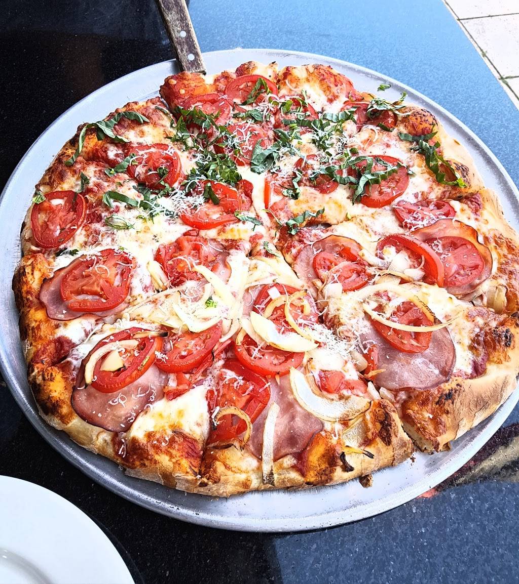 Darios Restaurant | restaurant | 2829 Bridgeway, Sausalito, CA 94965, USA | 4153326636 OR +1 415-332-6636