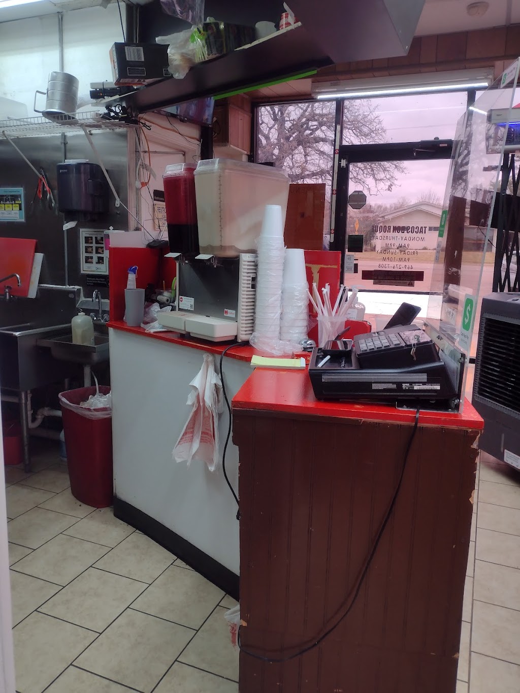 Taqueria Don Roque | restaurant | 401 W 6th St, Irving, TX 75060, USA | 4692767308 OR +1 469-276-7308