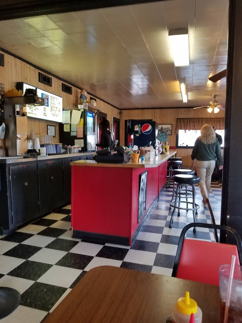 Wood Box BBQ | restaurant | 415 N Bridge St, Jonesville, NC 28642, USA | 3365264227 OR +1 336-526-4227