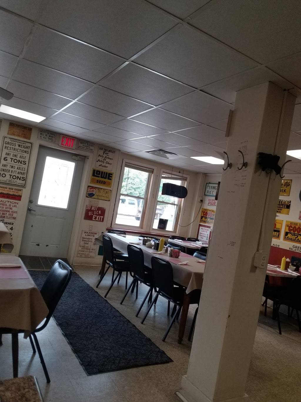 Footville Friendly Cafe | restaurant | 235 Depot St, Footville, WI 53537, USA | 6088766309 OR +1 608-876-6309