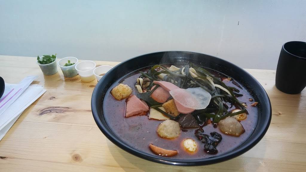 辣米味道骨汤麻辣烫 HotMilier Pot & Spicy | restaurant | 65 Wharncliffe Rd N, London, ON N6H 2A5, Canada | 2262899789 OR +1 226-289-9789