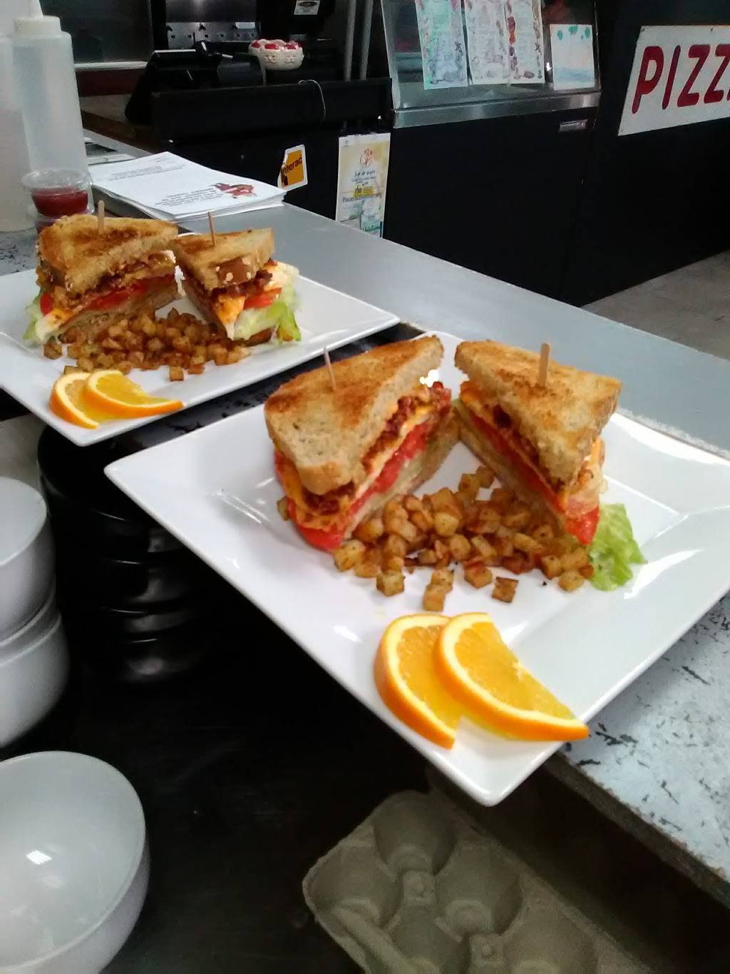 Resto Les Petits Delices | restaurant | Saint-Alexandre, QC J0J 1S0, Canada | 4384983354 OR +1 438-498-3354