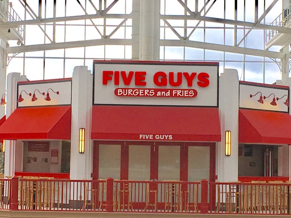 Five Guys | meal takeaway | 220 Easton Town Center, Columbus, OH 43219, USA | 6145325985 OR +1 614-532-5985