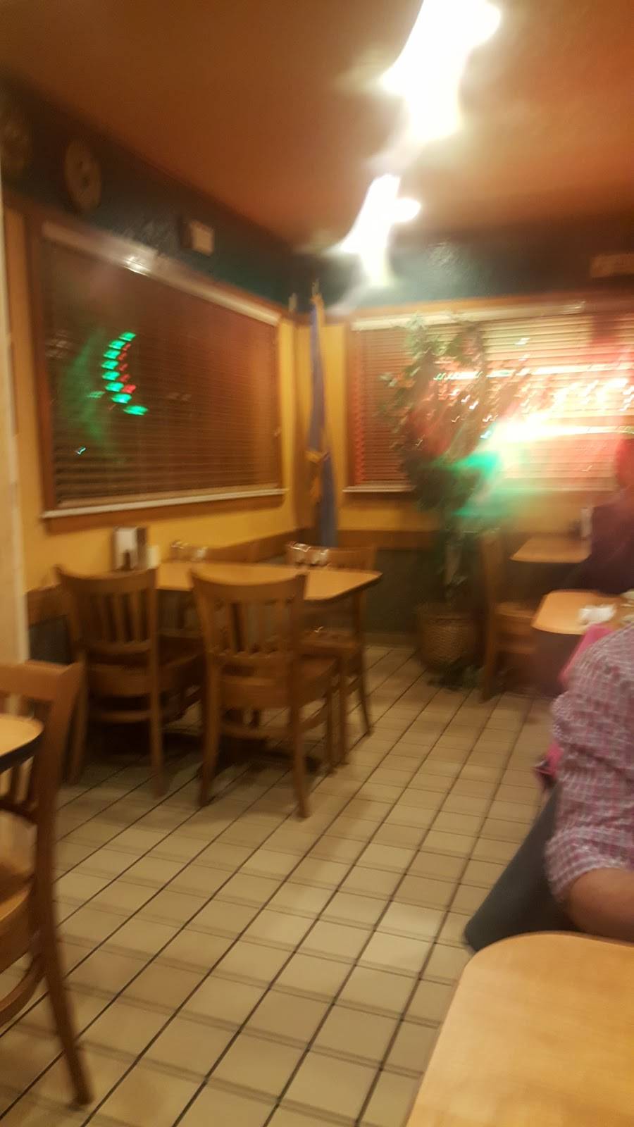 Kens Pizza | restaurant | 2105 W Main St, Prague, OK 74864, USA | 4055674944 OR +1 405-567-4944