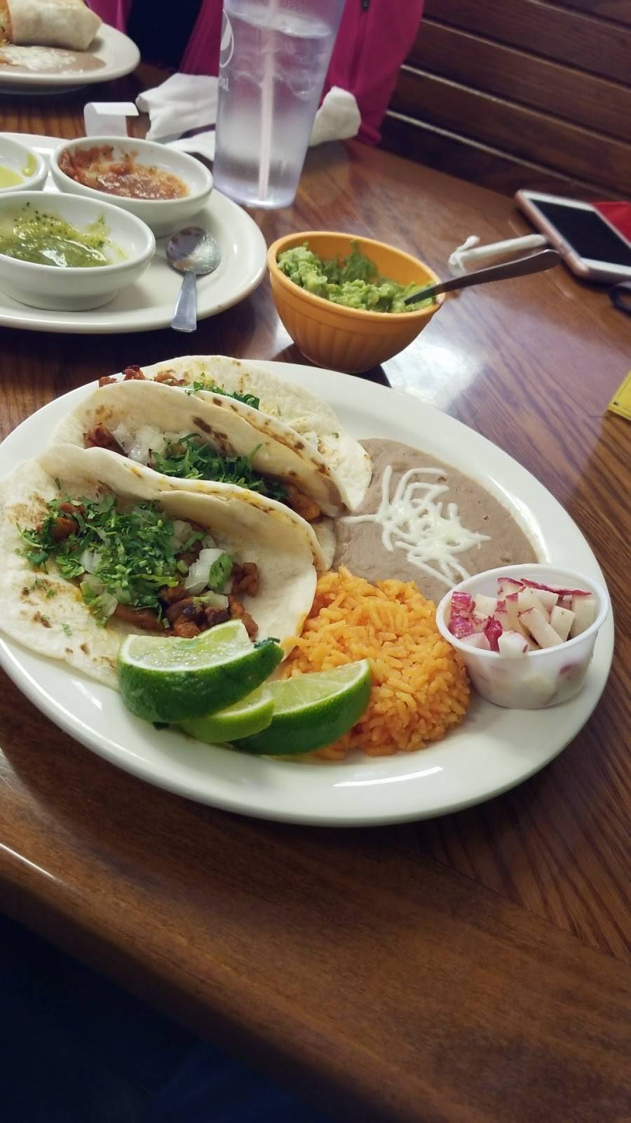 Taqueria La Poblanita | restaurant | 2436 London Rd, Eau Claire, WI 54701, USA | 7158312131 OR +1 715-831-2131