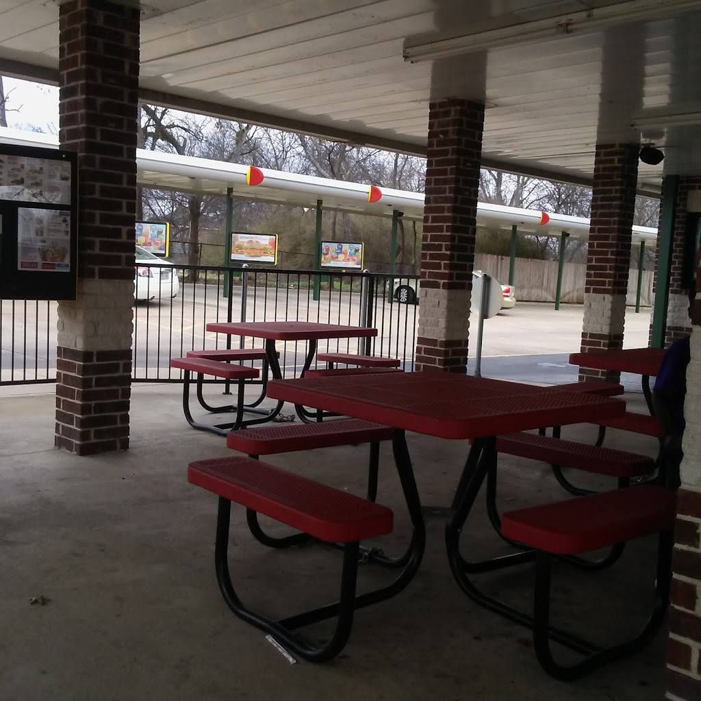 Sonic Drive-In | restaurant | 8602 S Lancaster Rd, Dallas, TX 75241, USA | 4695672222 OR +1 469-567-2222