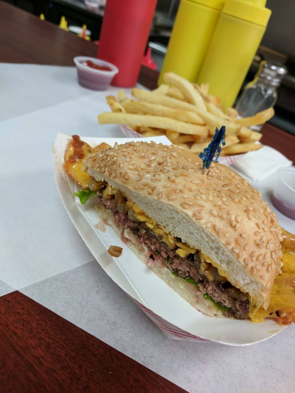 Squeeze Inn Hamburgers | restaurant | 3383 Solano Ave, Napa, CA 94558, USA | 7072576880 OR +1 707-257-6880