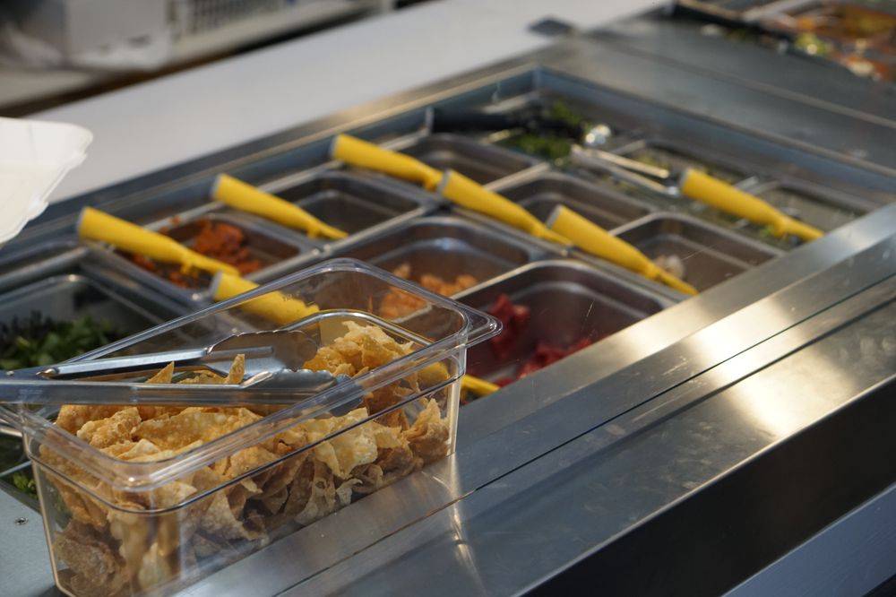 Point Break Poke and Grill | restaurant | 7217 Melrose Ave, Los Angeles, CA 90046, USA | 3237465777 OR +1 323-746-5777