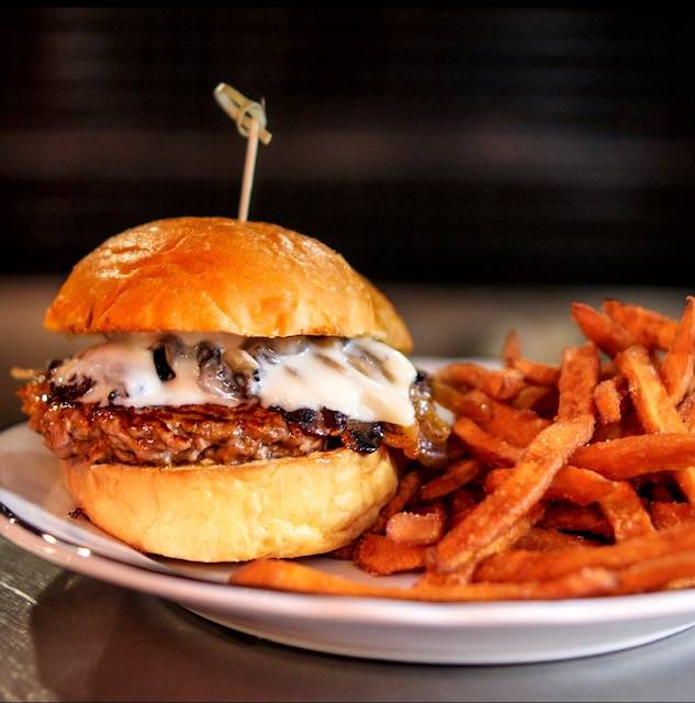 Notre-Boeuf-de-Grâce | restaurant | 660 Autoroute Chomedey, Laval, QC H7X 3S9, Canada | 4502326602 OR +1 450-232-6602