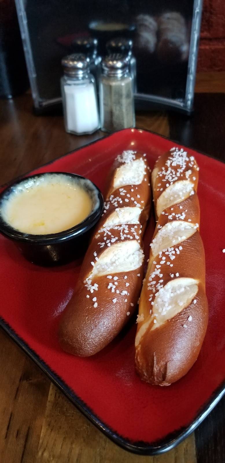 The Brick Bistro & Brew | restaurant | 218 E Main St, Festus, MO 63028, USA | 6366382000 OR +1 636-638-2000