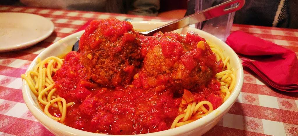 Buca di Beppo Italian Restaurant | restaurant | 35 N Illinois St, Indianapolis, IN 46204, USA | 3176322822 OR +1 317-632-2822