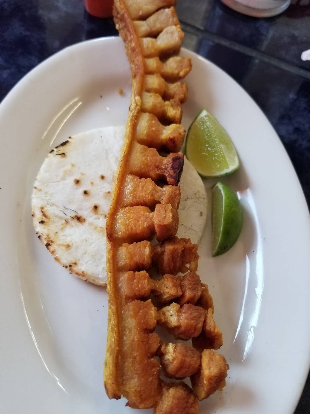 Antojitos y algo más | restaurant | 154 Walnut St, Reading, PA 19601, USA | 6108984662 OR +1 610-898-4662