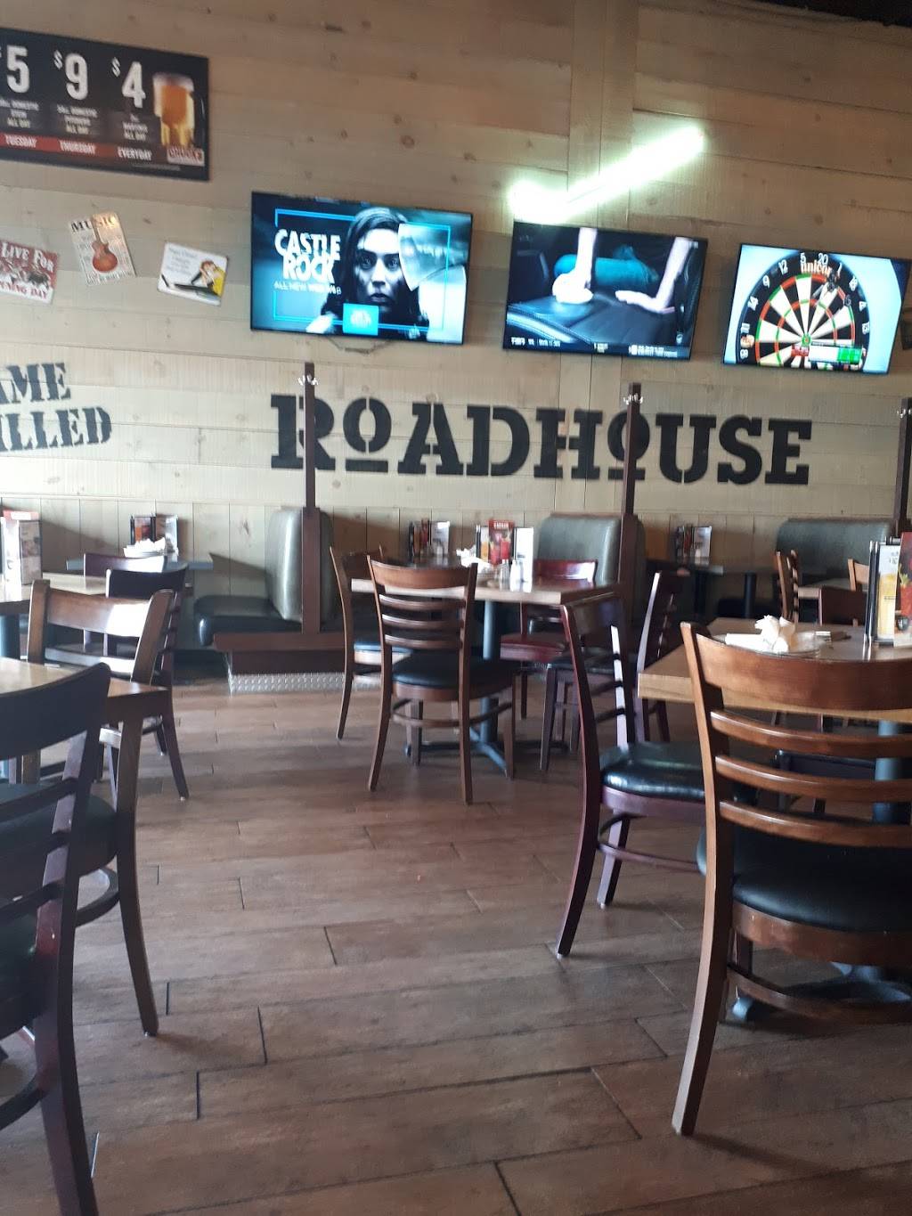 Chucks Roadhouse Bar & Grill | restaurant | 450 Holland St W, Bradford, ON L3Z 2A4, Canada | 9055510756 OR +1 905-551-0756