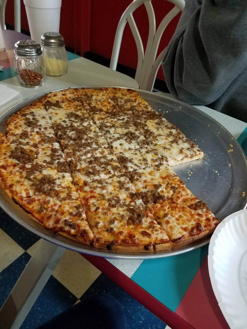 Michaels Pizza Cottage | restaurant | 6008 W Andrew Johnson Hwy, Talbott, TN 37877, USA | 4235860907 OR +1 423-586-0907