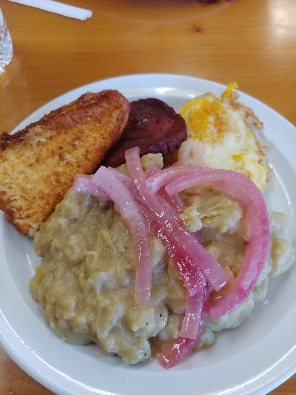 Mangú Dominican Bistro | restaurant | 264 Hyde Park Ave, Boston, MA 02130, USA | 6175222455 OR +1 617-522-2455