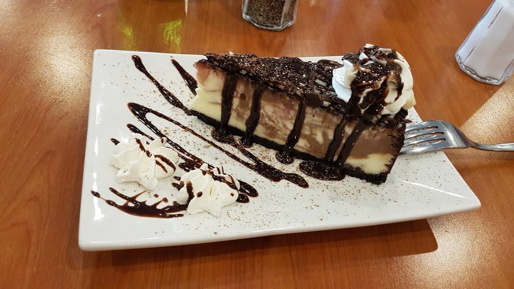 Colonnade Pizza Carling | restaurant | 2140 Carling Ave, Ottawa, ON K2A 1H1, Canada | 6137297000 OR +1 613-729-7000