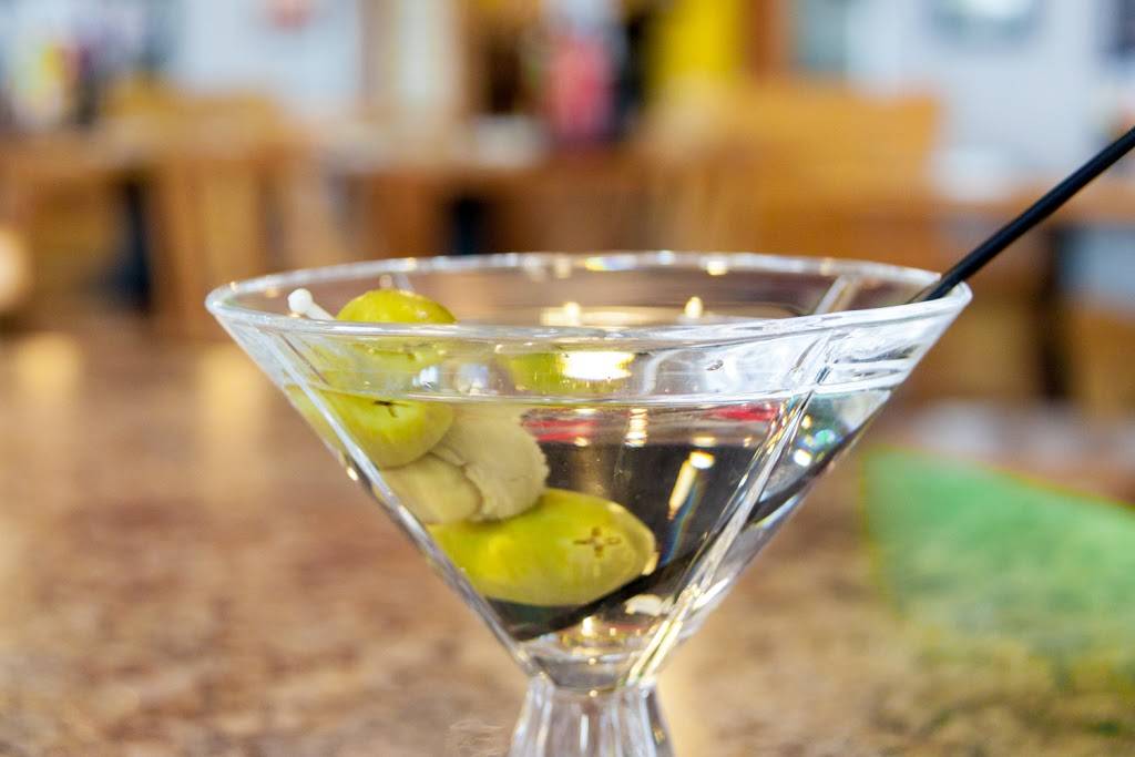 Ion Sports Pub & Grill | restaurant | 1102 E Paradise Dr, West Bend, WI 53095, USA | 2624291395 OR +1 262-429-1395