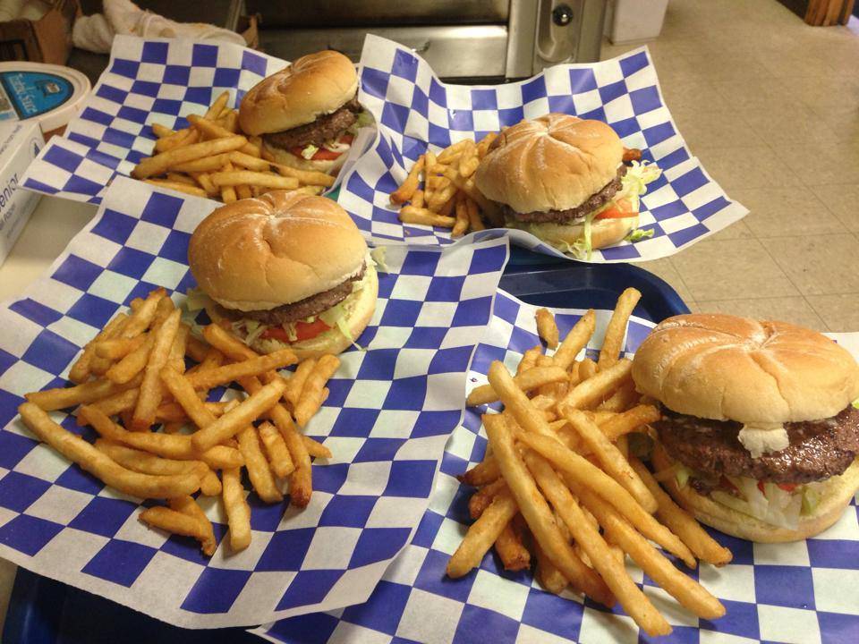 Village Grill & Pizzeria | restaurant | 131 S Main St, Athol, MA 01331, USA | 9785750058 OR +1 978-575-0058