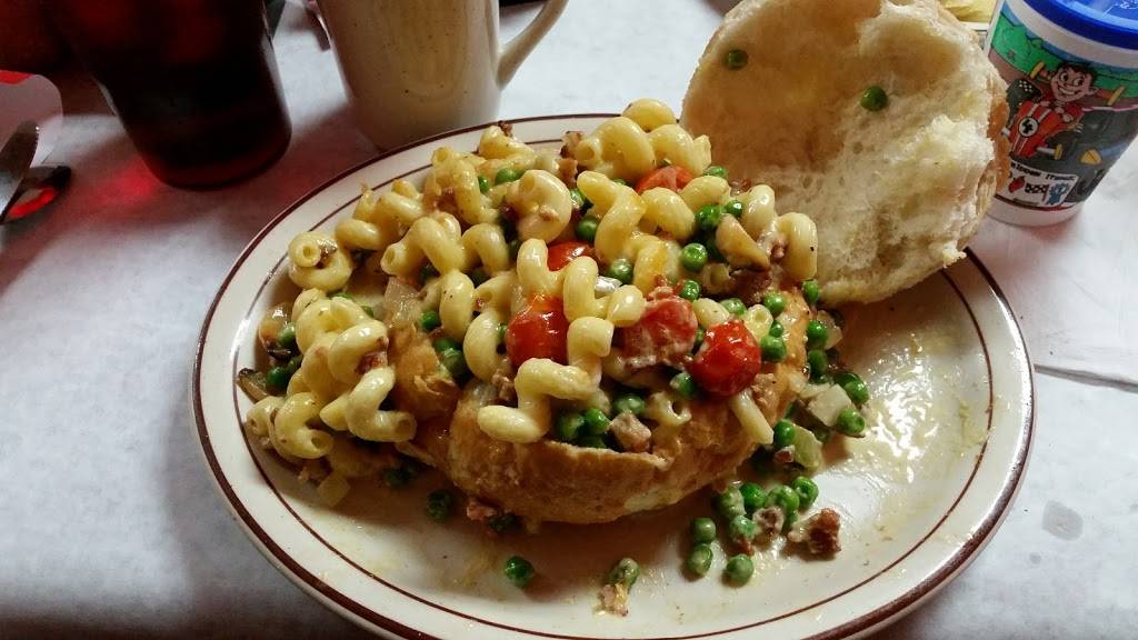 Macker Backer | restaurant | 1204 Mills St, Black Earth, WI 53515, USA | 6088131083 OR +1 608-813-1083