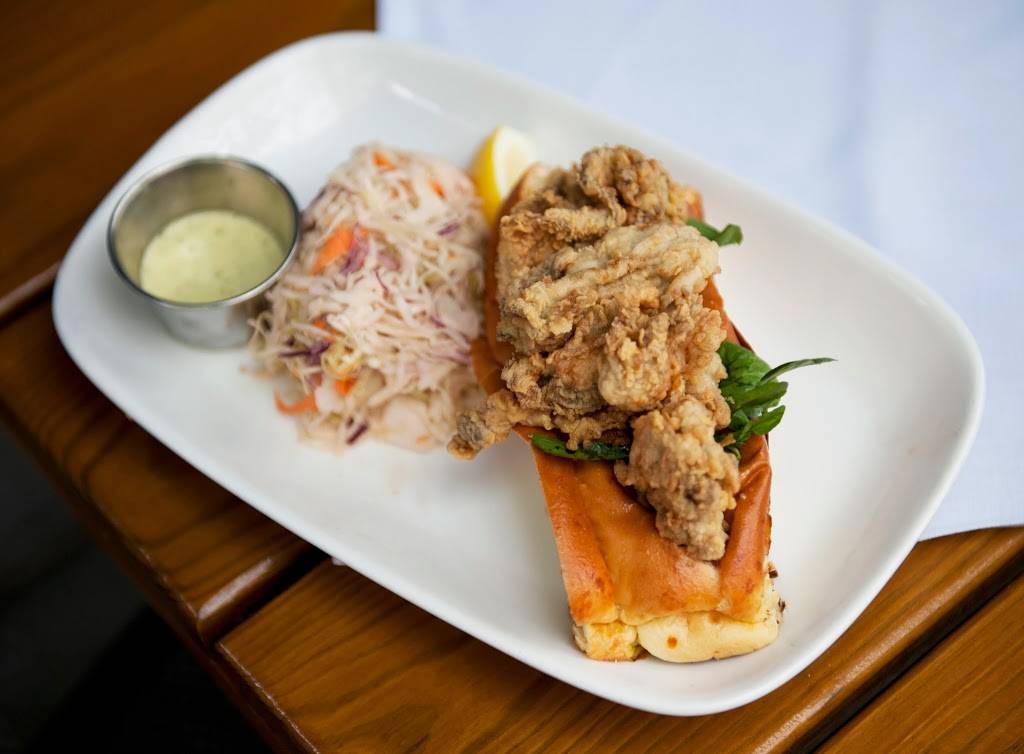 Hanks Oyster Bar | restaurant | 633 Pennsylvania Ave SE, Washington, DC 20003, USA | 2027331971 OR +1 202-733-1971