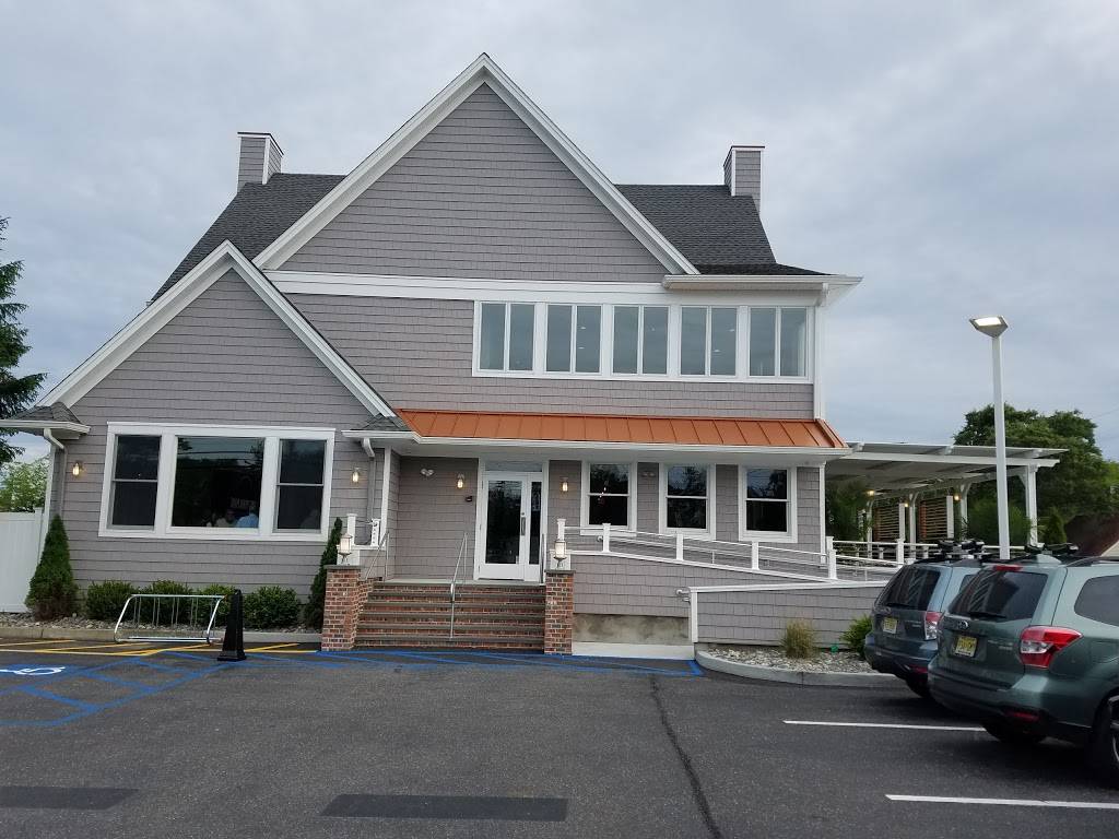 Half Moon Point Tavern & Grill | restaurant | 4916, 2154 Bridge Ave, Point Pleasant, NJ 08742, USA | 7324756535 OR +1 732-475-6535