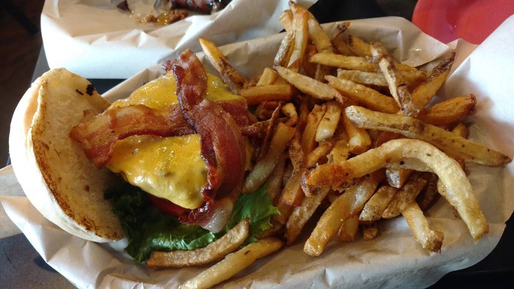 Border Burger Bar | restaurant | 934 Manitou Ave, Manitou Springs, CO 80829, USA | 7196853287 OR +1 719-685-3287