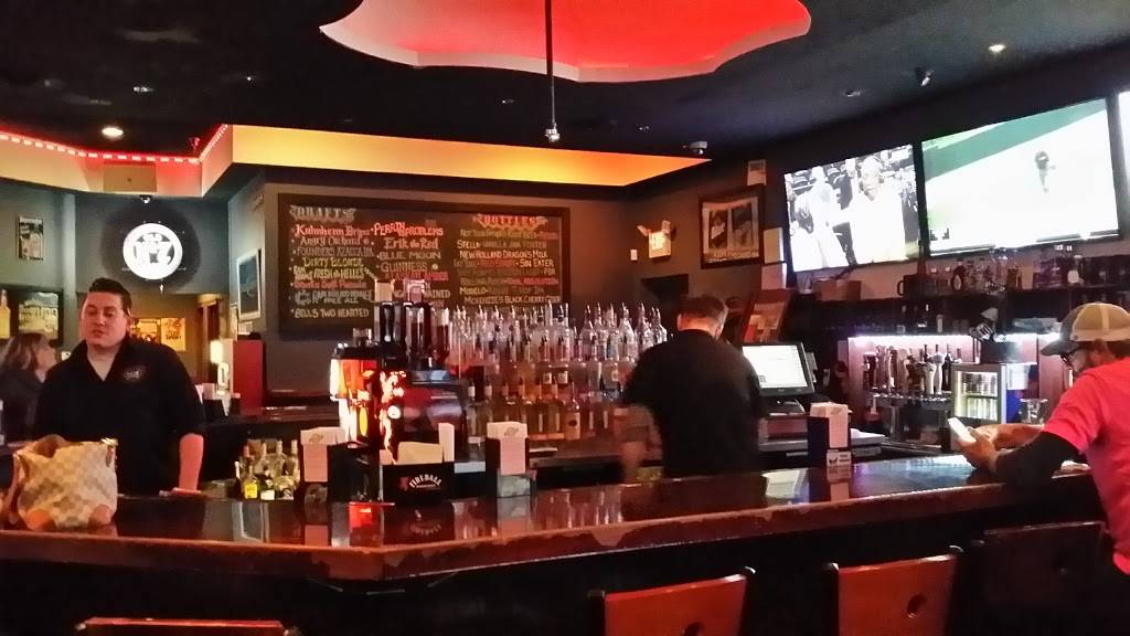 The HUB Sports Bistro | restaurant | 16780 21 Mile Rd, Macomb, MI 48044, USA | 5862263399 OR +1 586-226-3399