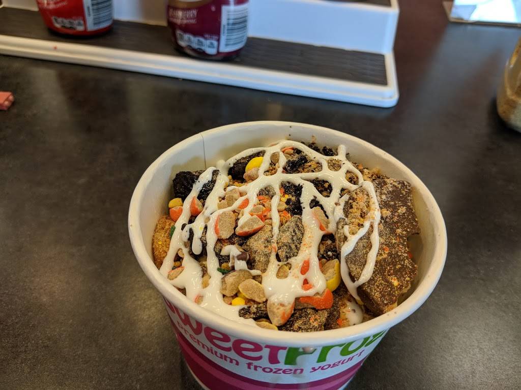 Sweet Frog - Premium Frozen Yogurt | restaurant | 9645 Lincolnway Ln #109, Frankfort, IL 60423, USA | 8152772269 OR +1 815-277-2269