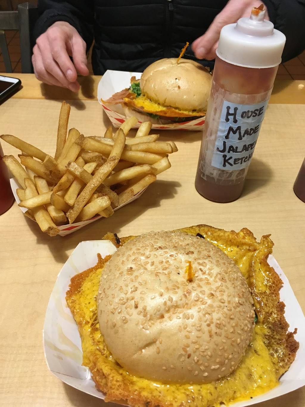 Squeeze Burger | restaurant | 106 N Sunrise Ave C1, Roseville, CA 95661, USA | 9167832874 OR +1 916-783-2874