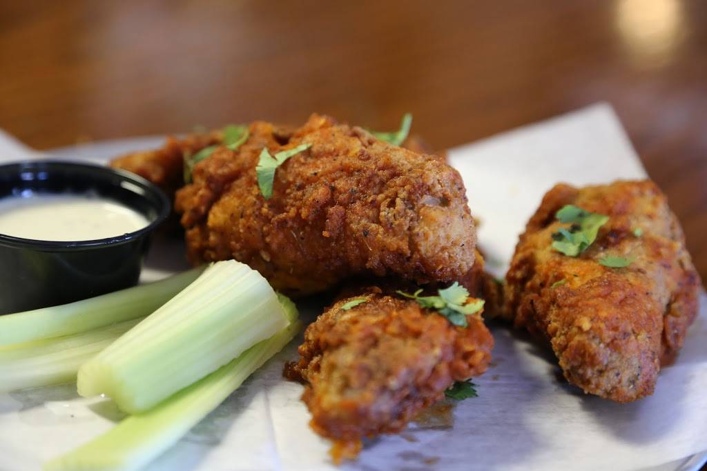 The Factory Pub n Grub | restaurant | 103 W 3rd St, Sterling, IL 61081, USA | 8155489550 OR +1 815-548-9550