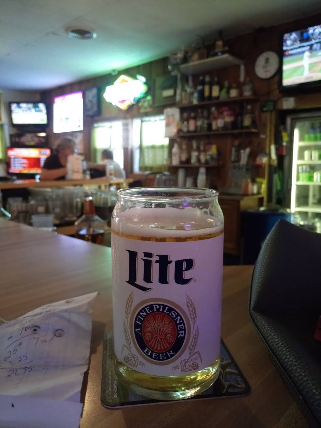 Specks Bar & Grill | restaurant | 2105 SW Mission Ave, Topeka, KS 66614, USA | 7852729749 OR +1 785-272-9749