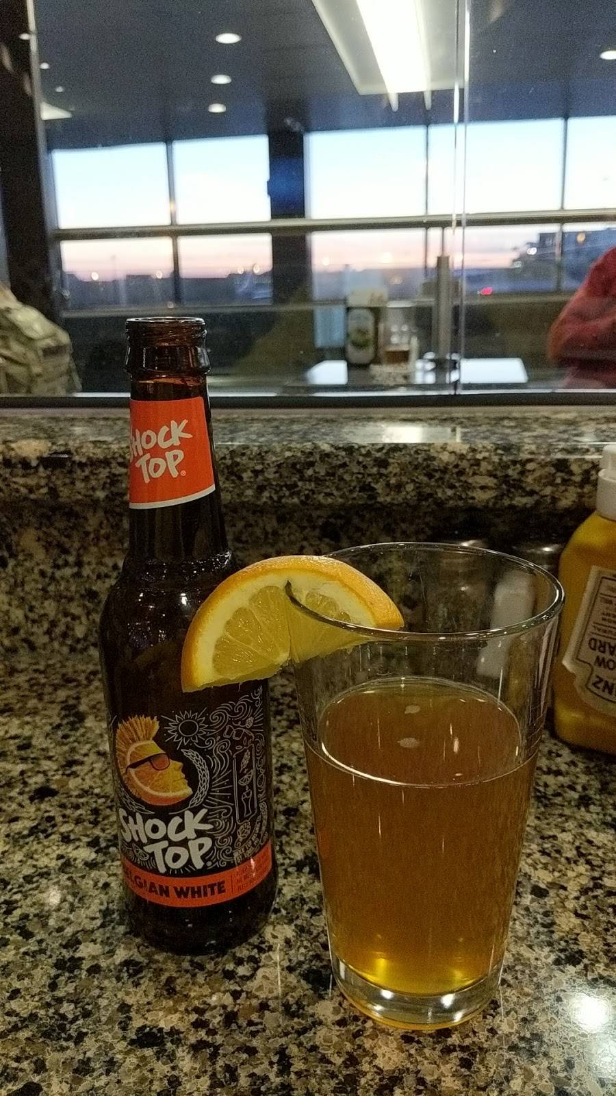 Champps Americana | restaurant | 1 Brewster Rd, Newark, NJ 07114, USA | 2022517063 OR +1 202-251-7063