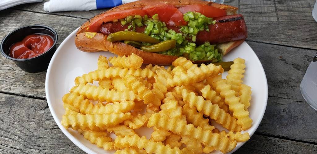 Budweiser Brickhouse Tavern | restaurant | 3647 N Clark St, Chicago, IL 60613, USA | 7733774770 OR +1 773-377-4770