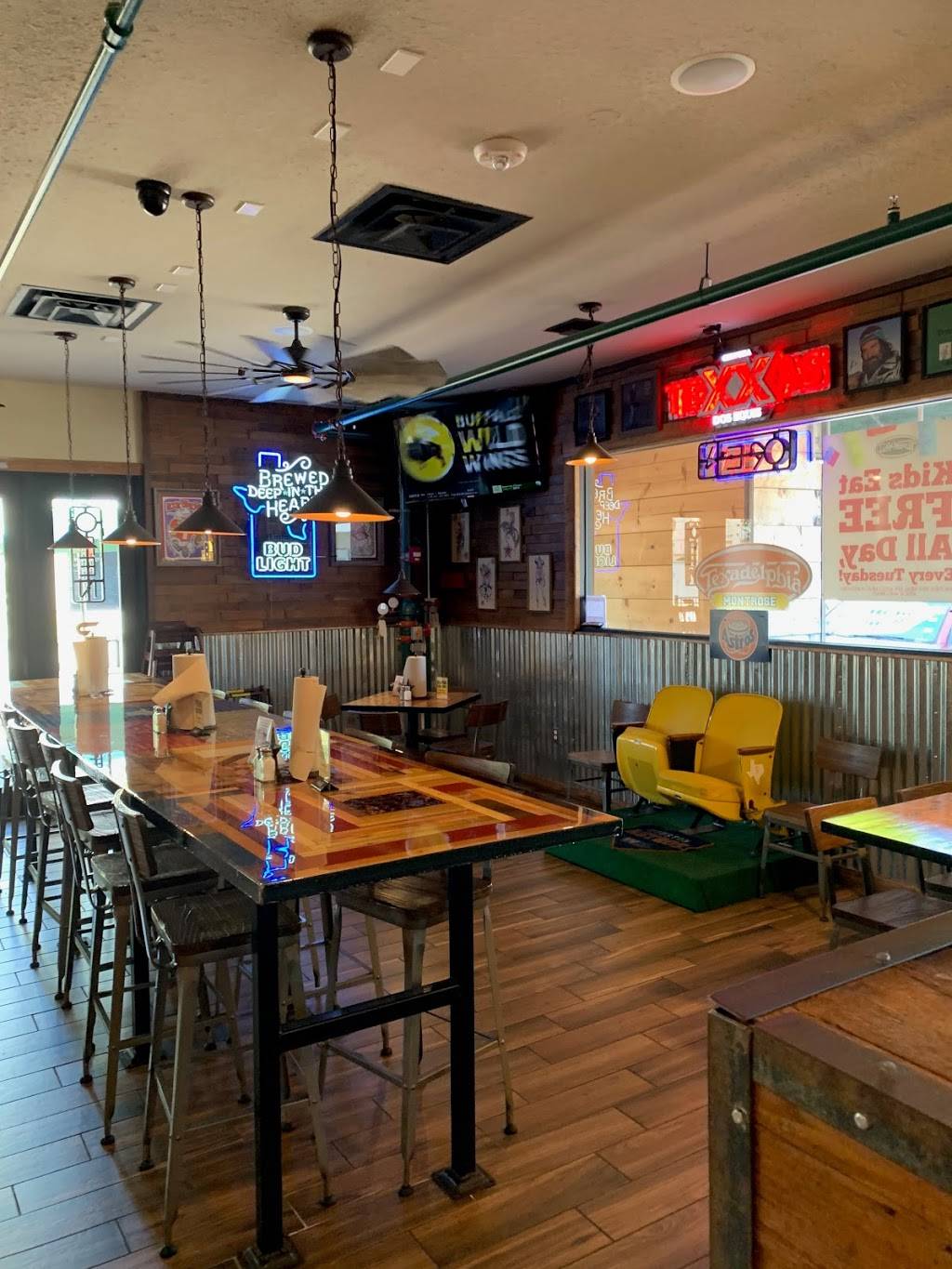 Texadelphia | restaurant | 3407 Montrose Blvd Suite A8, Houston, TX 77006, USA | 8324910662 OR +1 832-491-0662