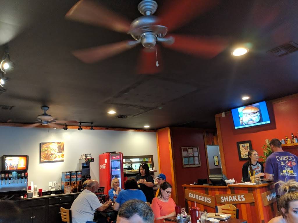 Alumni Grill | restaurant | 1130 LA-1, Thibodaux, LA 70301, USA | 9854921324 OR +1 985-492-1324