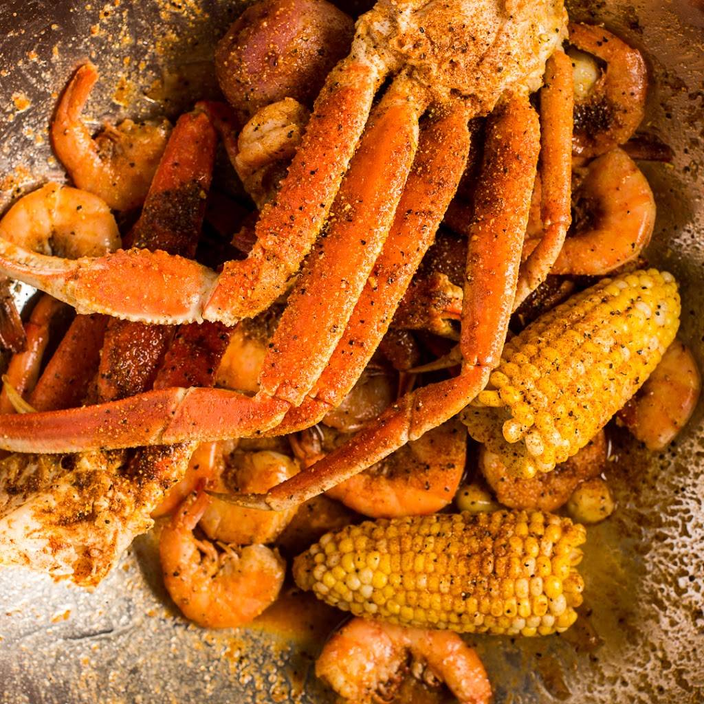 Bluff City Crab | restaurant | 3705 Malco Way suite 102, Memphis, TN 38125, USA | 9014216405 OR +1 901-421-6405