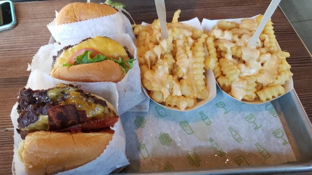 Shake Shack | restaurant | 115 Summit At Fritz Farm #110, Lexington, KY 40515, USA | 8597211295 OR +1 859-721-1295