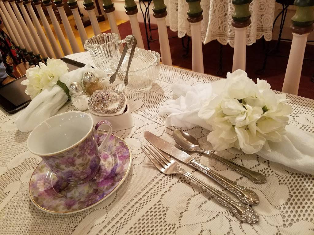 Piccadilly Parlour Victorian | restaurant | 114 S Broad St, Canfield, OH 44406, USA | 3305334749 OR +1 330-533-4749