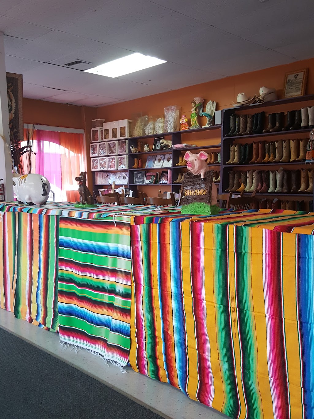 Vilmas Mexican Restaurant | restaurant | 227 S Main St, Hope, AR 71801, USA | 8707778244 OR +1 870-777-8244