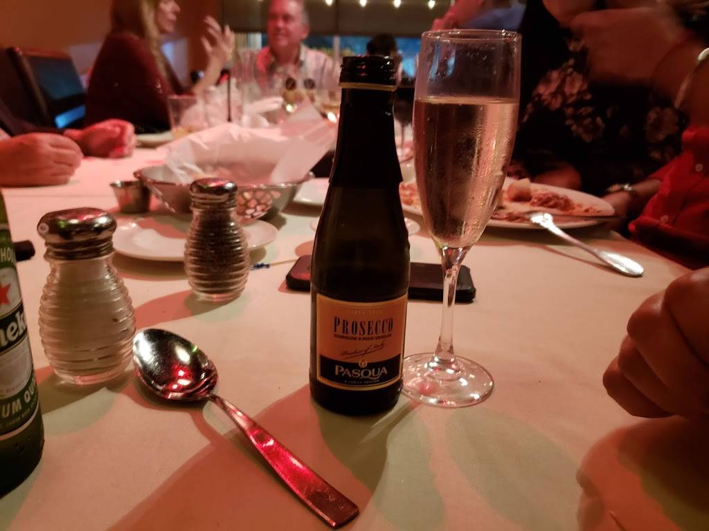 Zuccarelli’s Italian Restaurant and Bar | restaurant | 4595 Okeechobee Blvd #126, West Palm Beach, FL 33417, USA | 5616867739 OR +1 561-686-7739