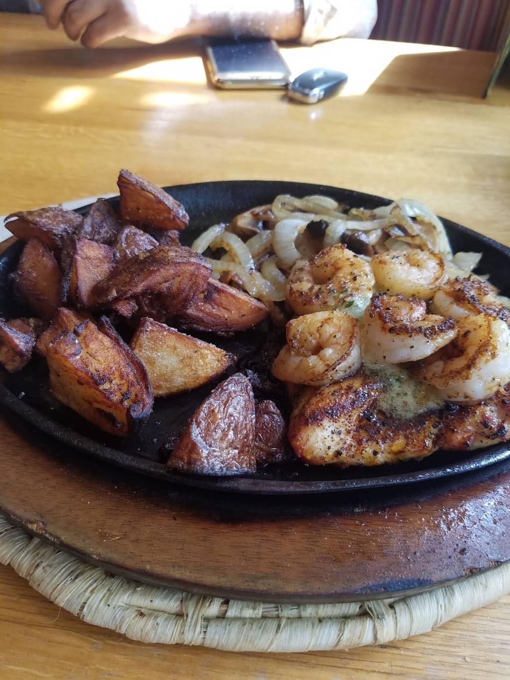 Applebees Grill + Bar | restaurant | 100 US-441, Royal Palm Beach, FL 33411, USA | 5617912240 OR +1 561-791-2240