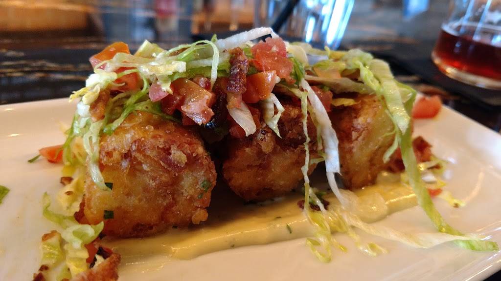 Taphouse Kitchen | restaurant | 3131 E Shea Blvd, Phoenix, AZ 85028, USA | 6024822800 OR +1 602-482-2800