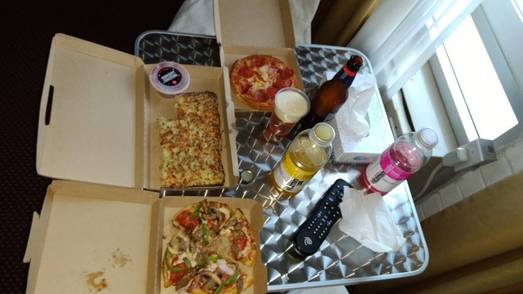 Pizza Hut | restaurant | 5101 Venice Blvd, Los Angeles, CA 90019, USA | 3239386111 OR +1 323-938-6111