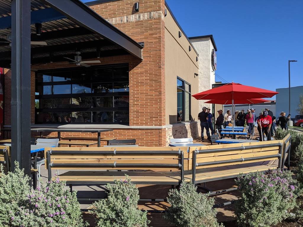 Raising Canes Chicken Fingers | meal takeaway | 701 W Illinois Ave, Dallas, TX 75224, USA | 2149445546 OR +1 214-944-5546