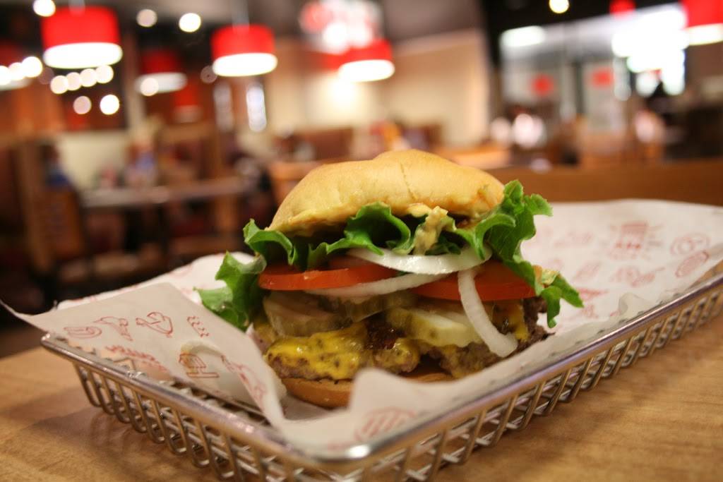 Smashburger | restaurant | 233 Houston St, College Station, TX 77803, USA | 3032298351 OR +1 303-229-8351