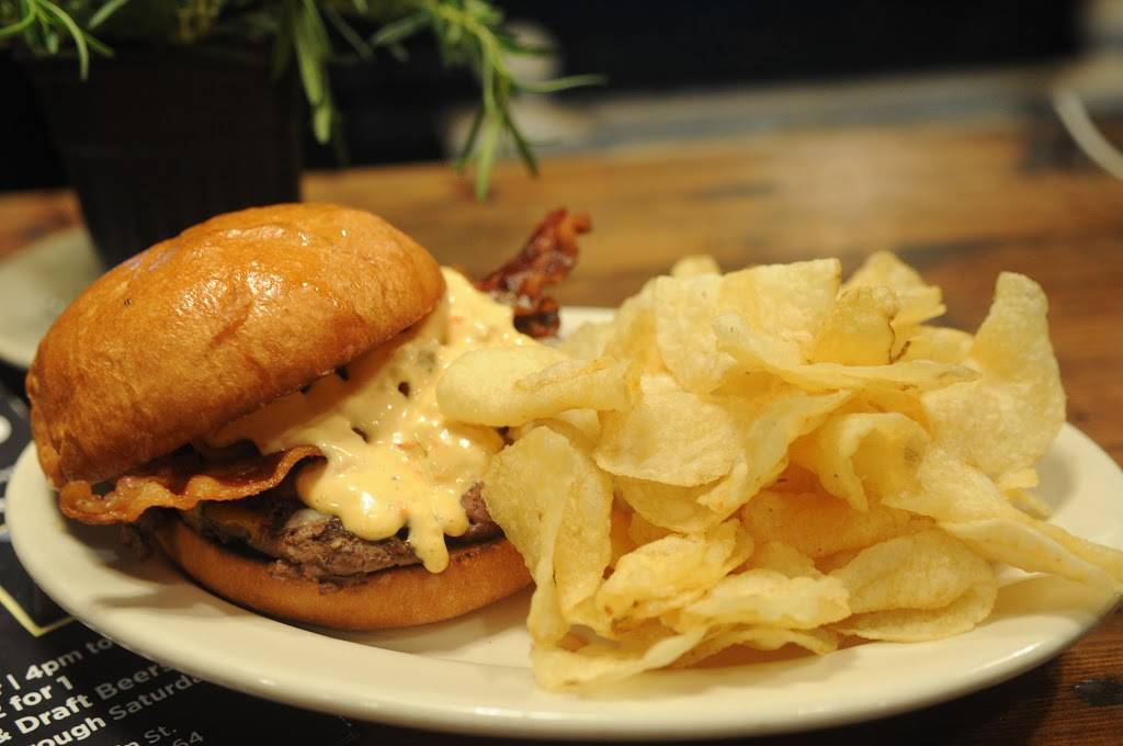 Kimbros Pickin Parlor | restaurant | 214 S Margin St, Franklin, TN 37064, USA | 6155673877 OR +1 615-567-3877