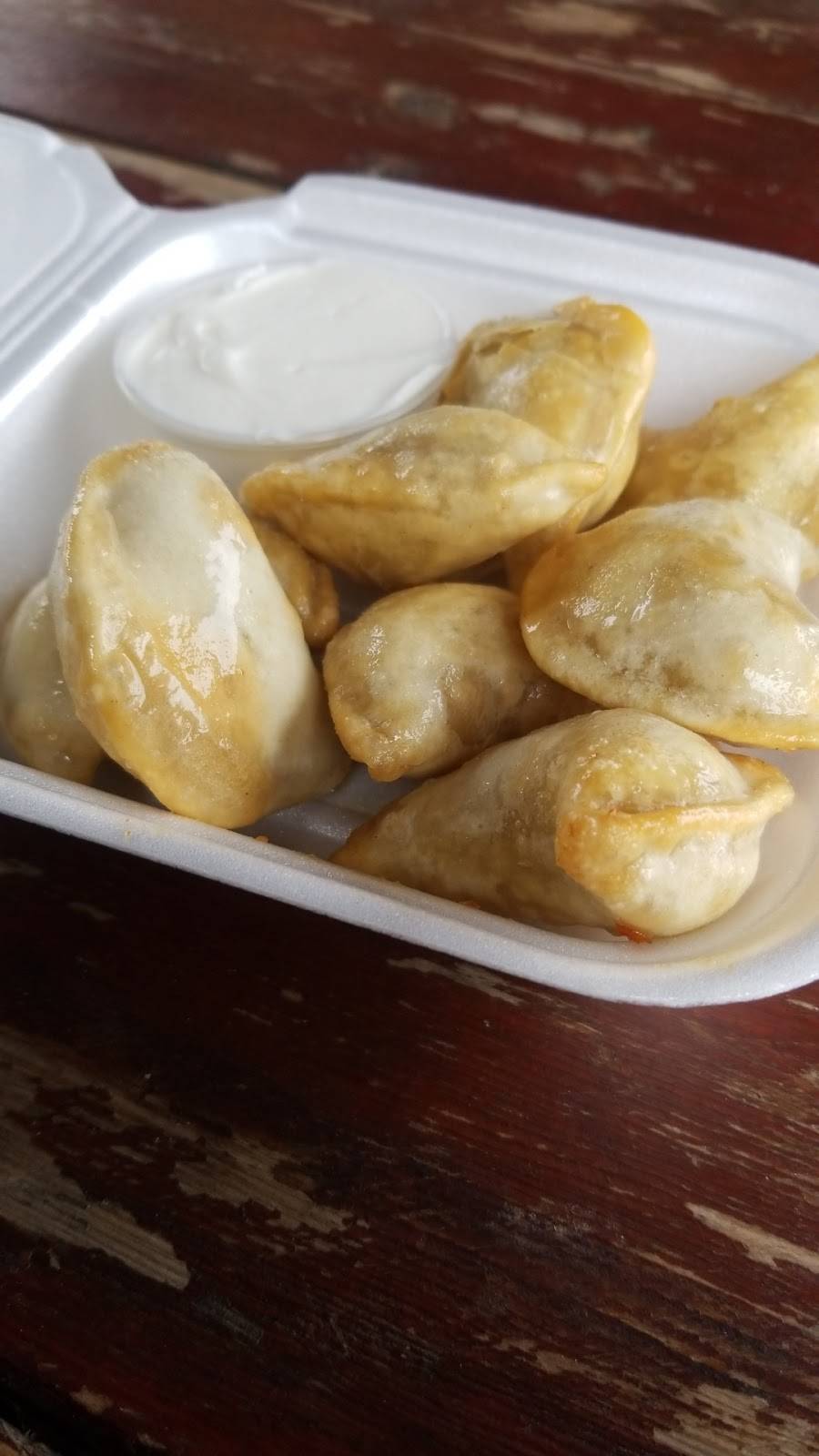 Evas Chip Wagon | restaurant | 5496 Bank St, Gloucester, ON K1X 1G9, Canada | 6138227603 OR +1 613-822-7603