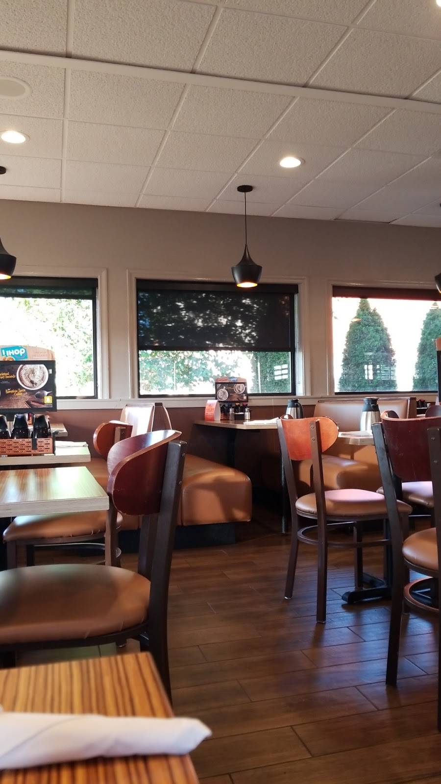 IHOP | restaurant | 16 Wolf Rd, Albany, NY 12205, USA | 5184597540 OR +1 518-459-7540