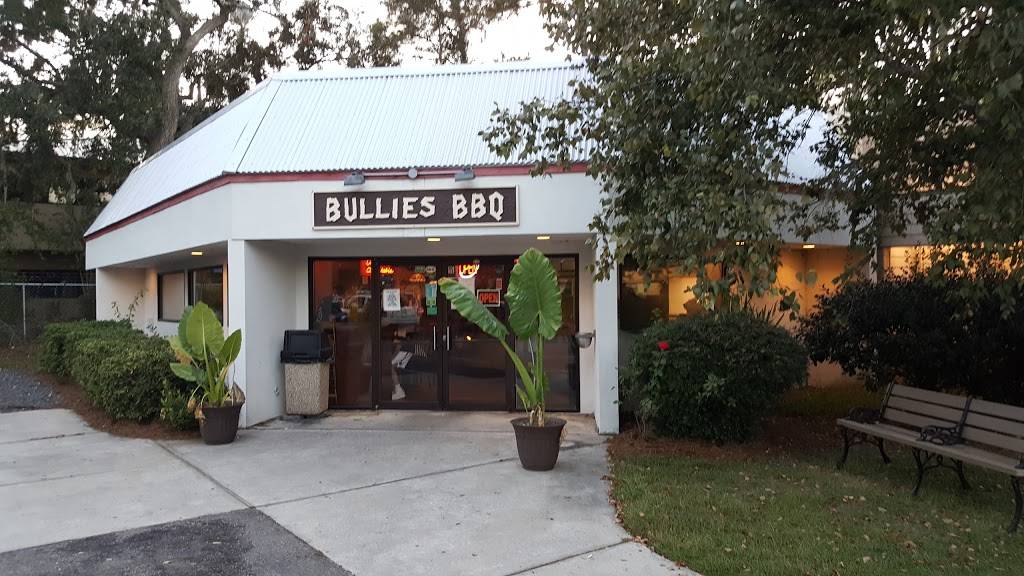Bullies BBQ | restaurant | 3 Regency Pkwy, Hilton Head Island, SC 29928, USA | 8436867427 OR +1 843-686-7427